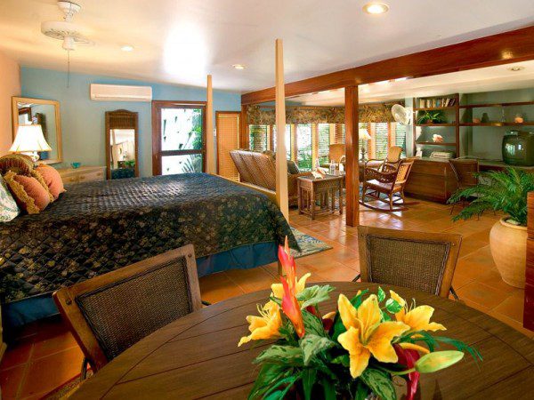 Hibiscus Cottage is a standalone cottage with its own kitchenette. 