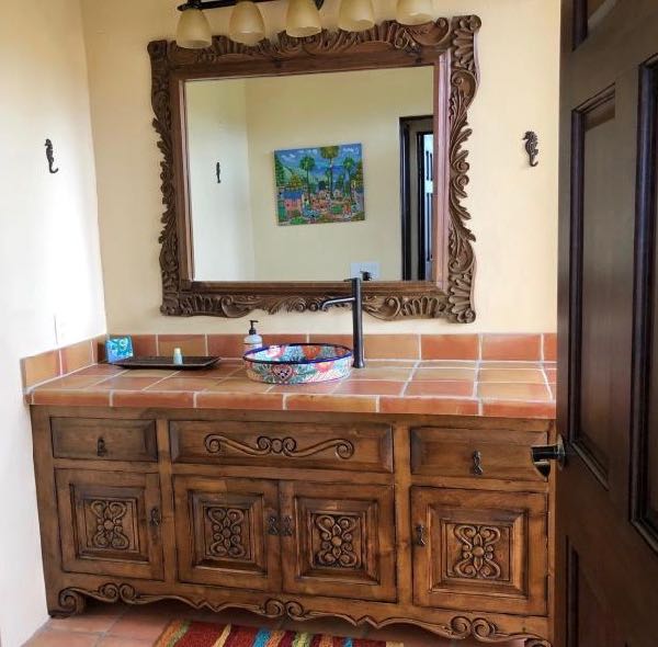 Beautifully crafted vanity 