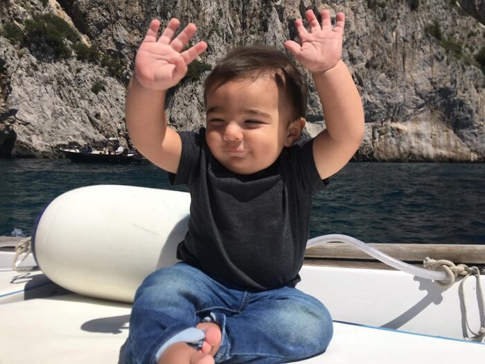 Hands up for Capri! 