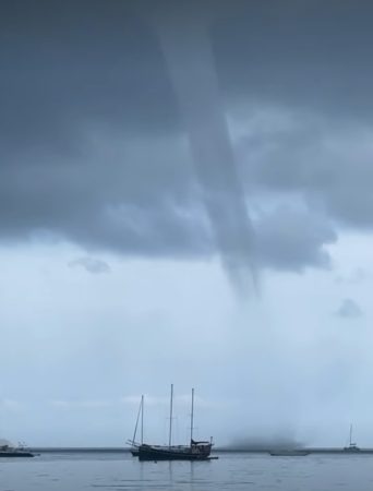 Natural Phenomenons on St. John: Waterspout to the East, Sahara Dust to the West 1